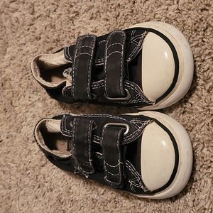 Size 7 Converse / Black